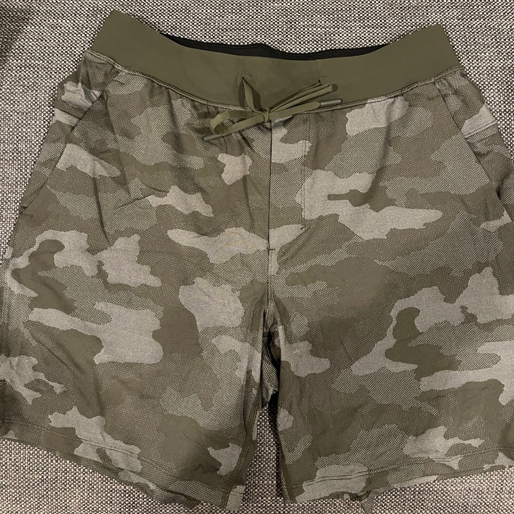 Lululemon Men’s Shorts in green camo. Size medium.